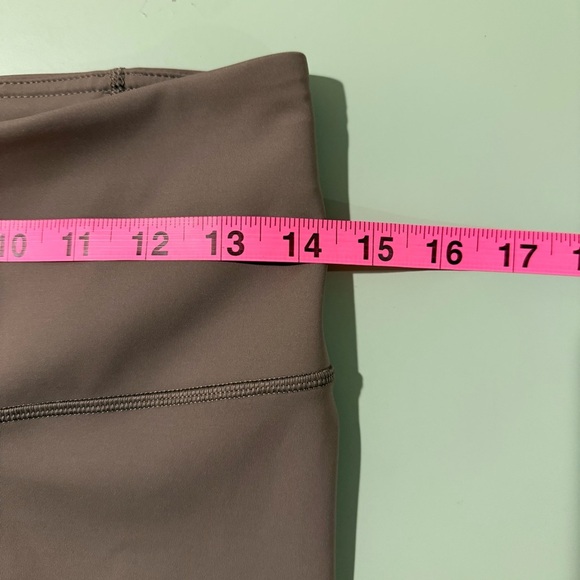 Calia by Carrie Underwood High-Rise Leggings - Taupe Gray - Size M - Picture 6 of 7